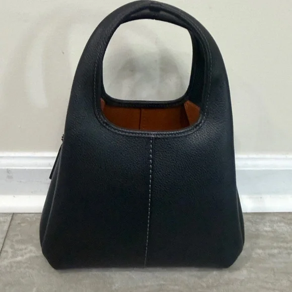 Coach Lana Shoulder Bag 23 - Picture 5 of 7